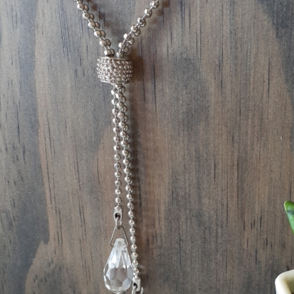 Cookie Lee Silvertone Y Lariat Faceted Crystal Tesrdrop Necklace - Picture 3 of 6